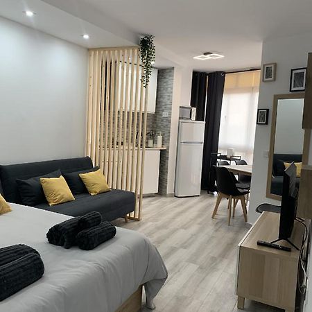 Precioso Estudio Frente Al Mar Con Piscina Benalmádena Exteriör bild