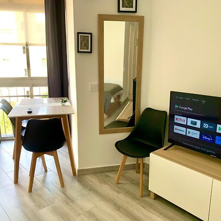 Precioso Estudio Frente Al Mar Con Piscina Benalmádena Exteriör bild