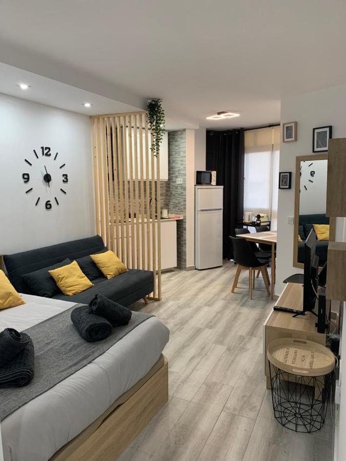 Precioso Estudio Frente Al Mar Con Piscina Benalmádena Exteriör bild