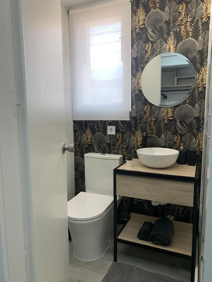 Precioso Estudio Frente Al Mar Con Piscina Benalmádena Exteriör bild