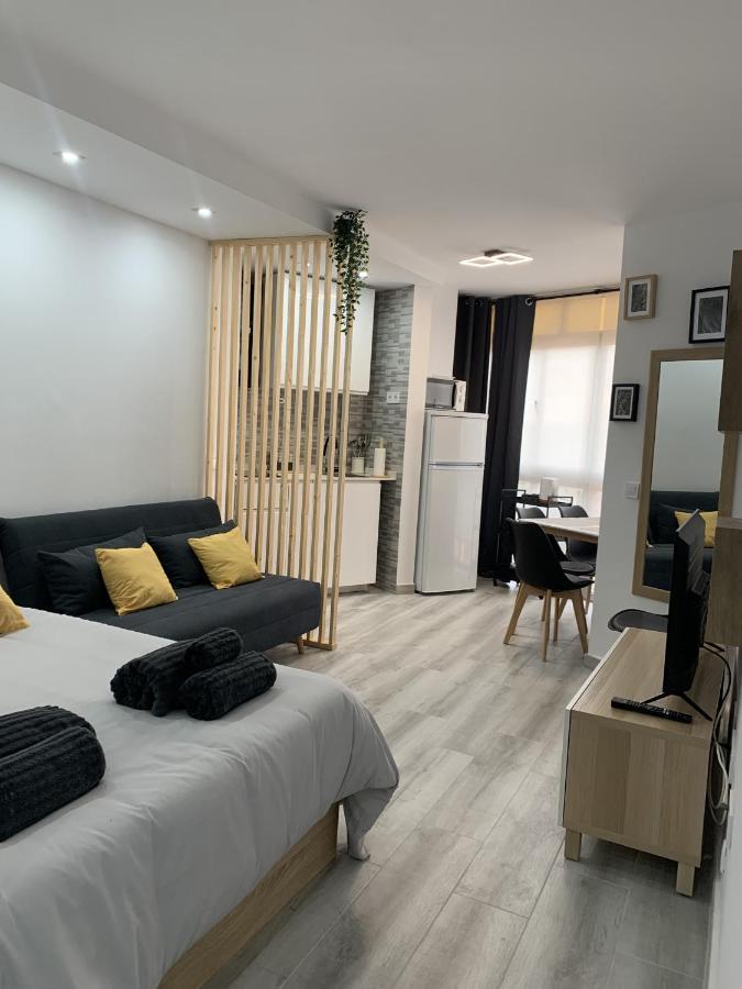 Precioso Estudio Frente Al Mar Con Piscina Benalmádena Exteriör bild
