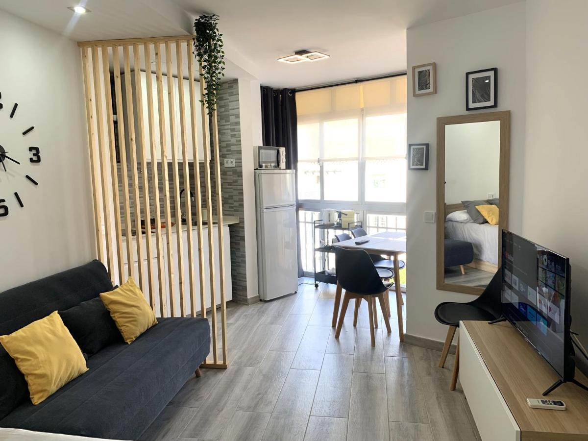 Precioso Estudio Frente Al Mar Con Piscina Benalmádena Exteriör bild